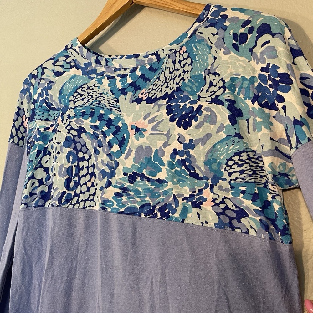 Lilly Pulitzer XS Long Sleeve Shirt Purple Floral Color Block Graphic Sleeve - Picture 3 of 9
